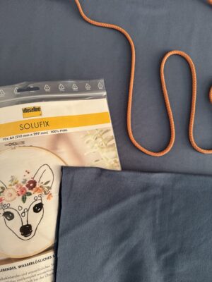 Naaipakket Trui - Donker Jeans & Karamel