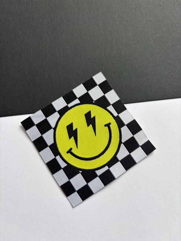 label smiley bliksem